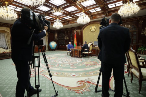 Как в двух словах обрисовать чиновнику его полную бесполезность — мастер-класс от Лукашенко