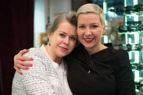 Фотофакт. Мария Колесникова и Вероника Цепкало встретились впервые за 5 лет